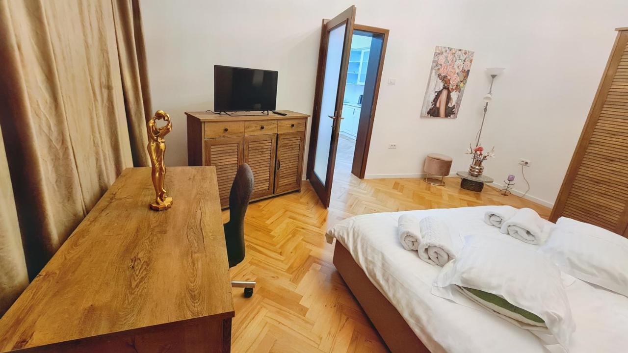 Spacious 5* Luxury In Historic Center Free Parking Cluj-Napoca Eksteriør bilde